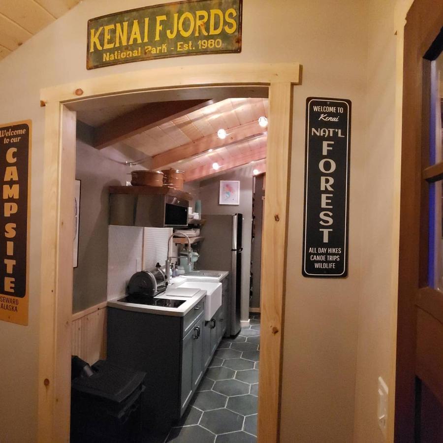Entire Tiny Home Close To Cruise Ship Terminal Alaska Railroad And Downtown Seward Bagian luar foto